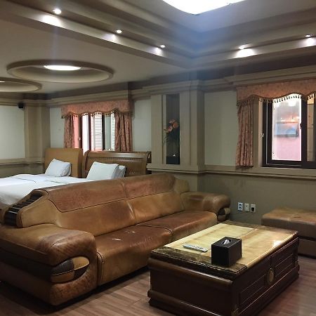 Nobless Hotel Gwangju Metropolitan City Ngoại thất bức ảnh
