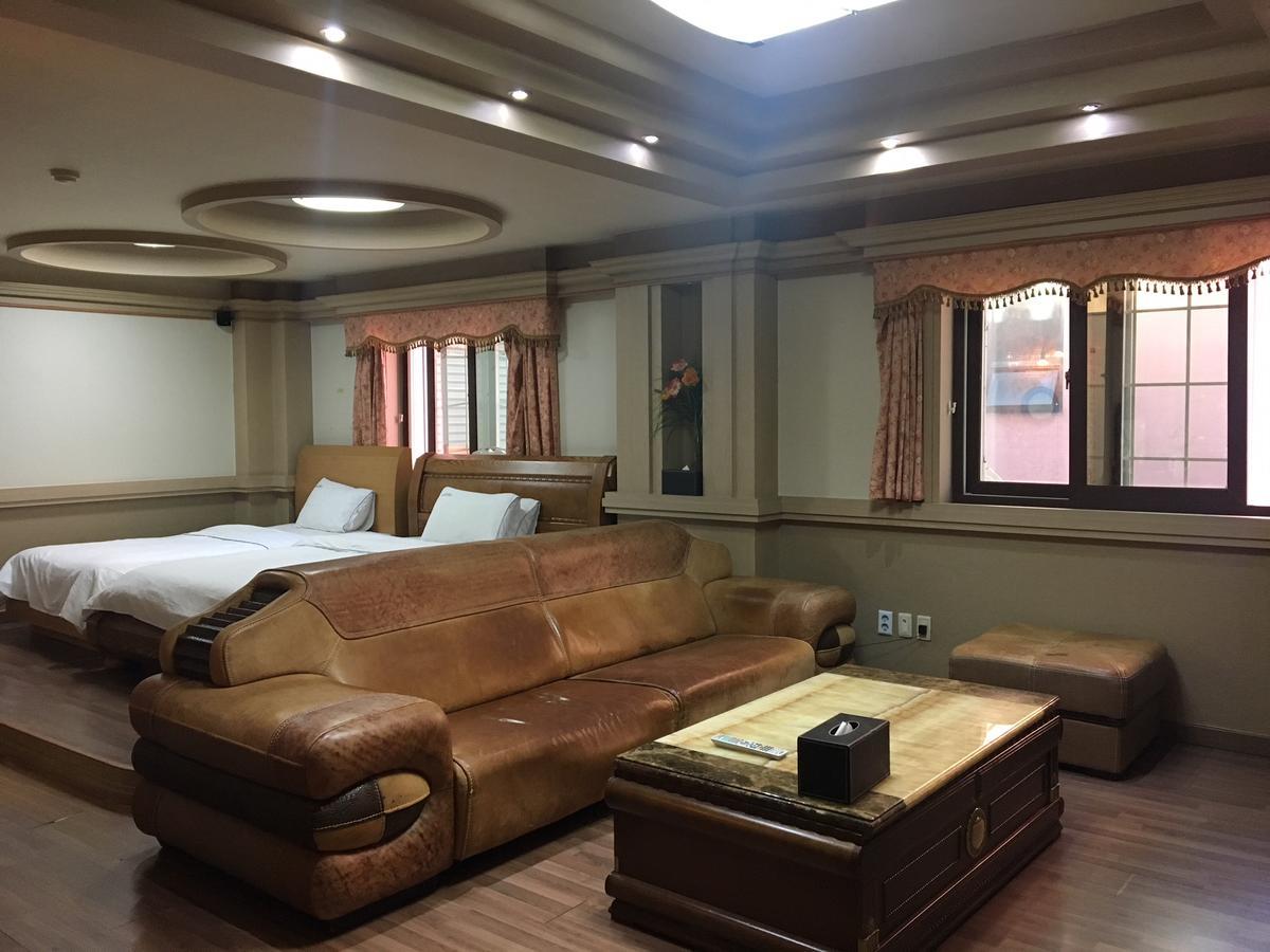Nobless Hotel Gwangju Metropolitan City Ngoại thất bức ảnh