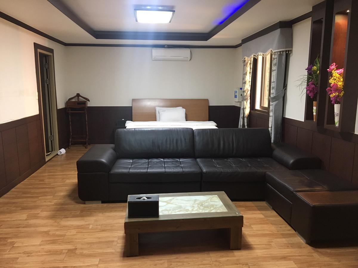 Nobless Hotel Gwangju Metropolitan City Ngoại thất bức ảnh