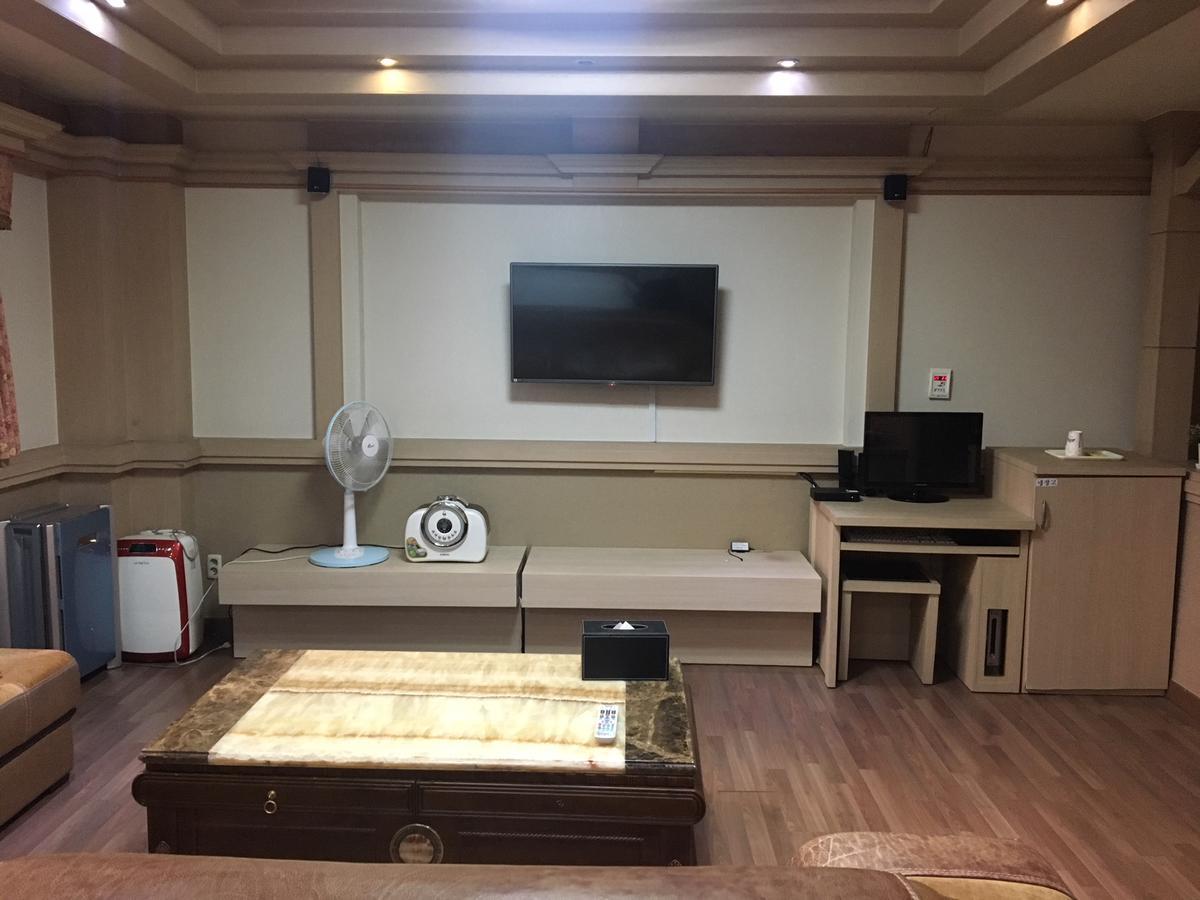 Nobless Hotel Gwangju Metropolitan City Ngoại thất bức ảnh