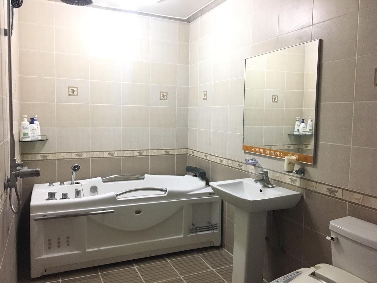 Nobless Hotel Gwangju Metropolitan City Ngoại thất bức ảnh